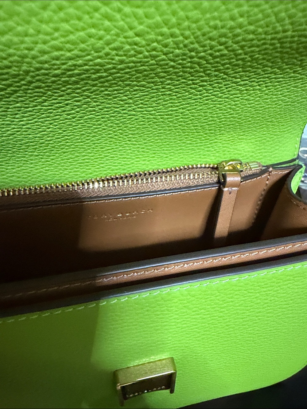 Tory Burch Lime Green Leather Crossbody with Gold Logo - Picture 7 of 9